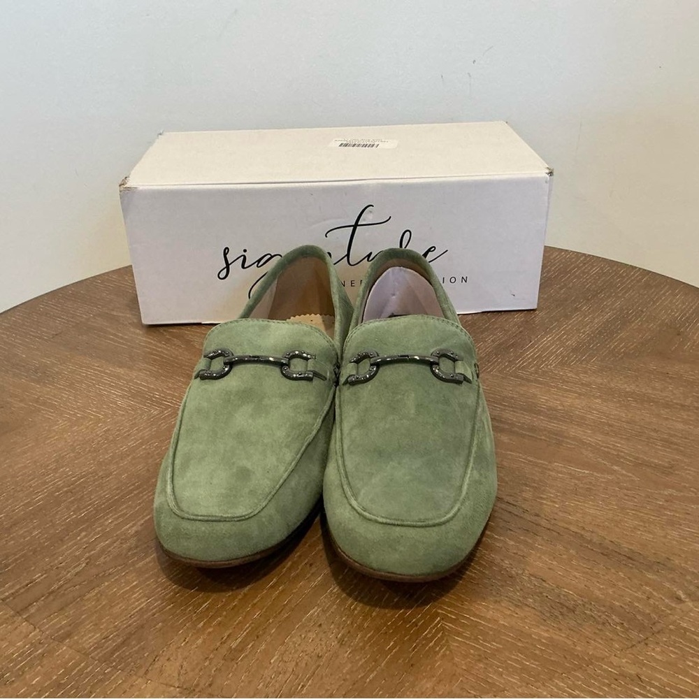 Journee Signature | Women's Giia Tailored Slip On Loafers - Picture 2 of 5